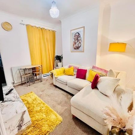 Lovely 3Bed Home Мидлсбро Экстерьер фото